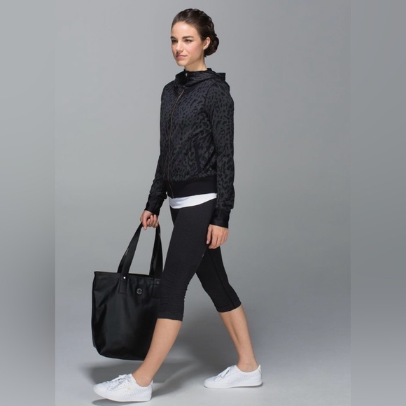 Lululemon Namaskar Hoodie Animal Swirl Deep Coal Black / Black Size 4 - Picture 3 of 16